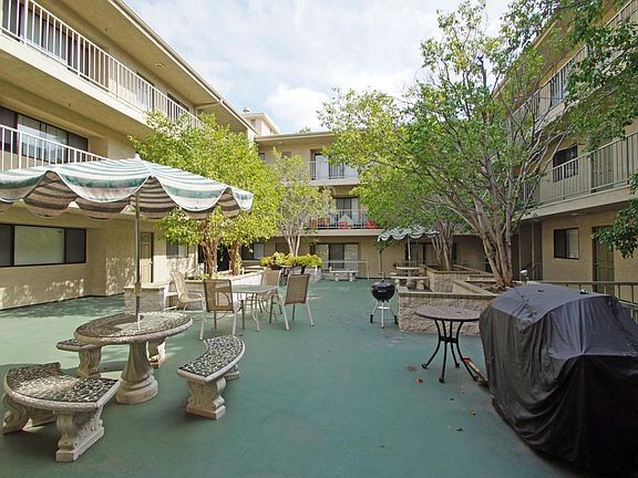 3rd image of 70 N Catalina Ave APT 102