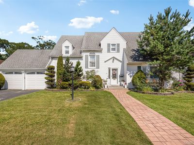 24 Lawrence Avenue, Rockville Centre, NY, 11570