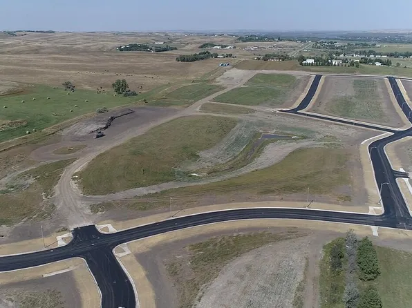 625 Wood Lily St NW, Mandan, ND 58554