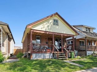 1030 Oak St, Windsor, ON N9A5G4