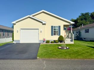 94 Sunrise Ln, Chicopee, MA 01020