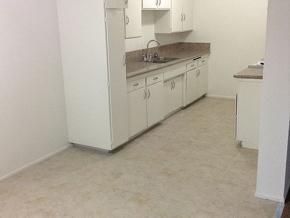 5th image of 7616 Fulton Ave APT 22