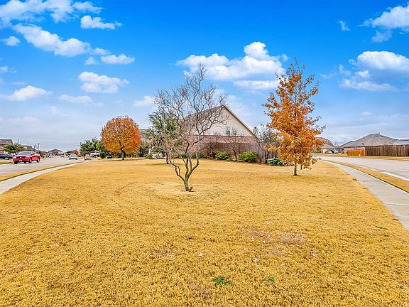 3rd image of 127 Pinto Dr