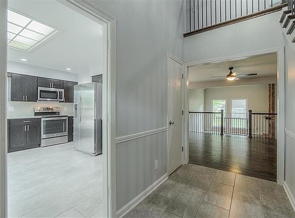 3rd image of 8201 W 96th St