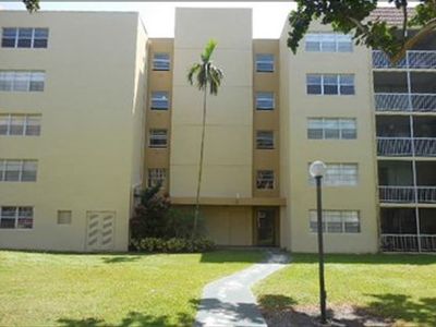 6930 Miami Gardens Dr APT 1-104, Hialeah, FL, 33015