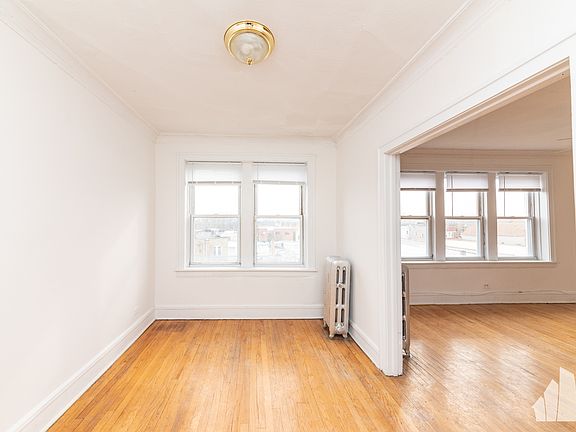 5th image of 4414 N Whipple St #16-1E
