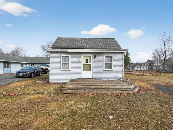809 E Park Ave, Luck, WI 54853