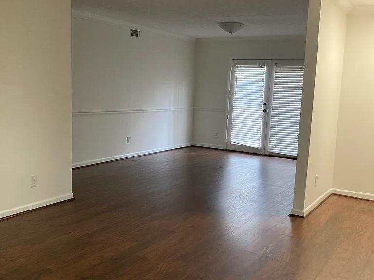 125 Sterling Ct — Photo 7