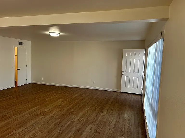 741 Shalimar Dr #B — Photo 8