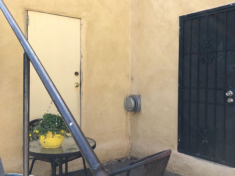 Laundry room, free, right outside secure storm door of your