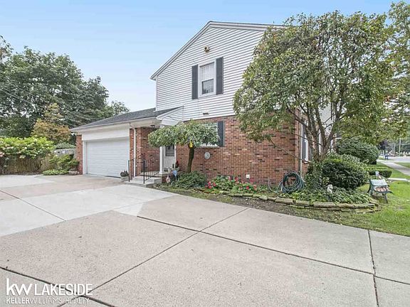 3rd image of 17250 Maumee Ave