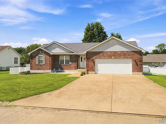 3rd image of 507 Cobblestone Ct