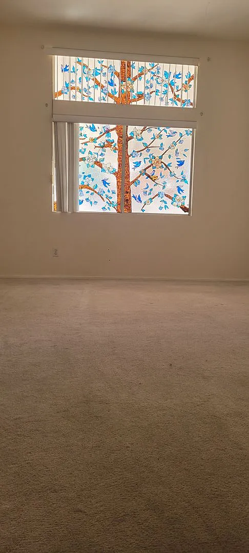 3 bedroom single story home — Photo 3