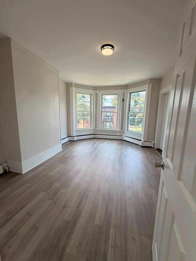 3 bed, 1169 sqft, $1,490 — Photo 4