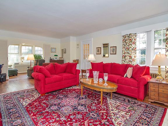 4th image of 89 Suffolk Ln