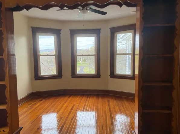 125 Draher Ave APT 2, Waterbury, CT 06708