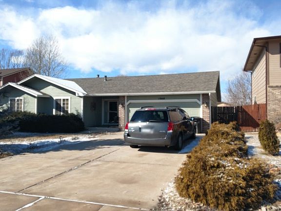 4th image of 1360 Roseville Dr