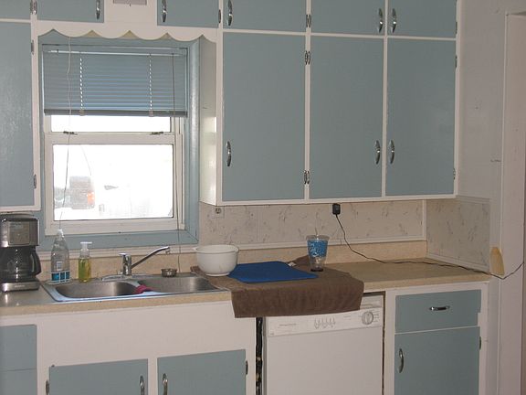 2nd image of 1434 Cherry Creek St