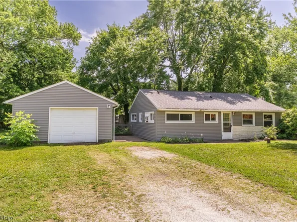 5061 Thursby Rd, North Canton, OH 44720