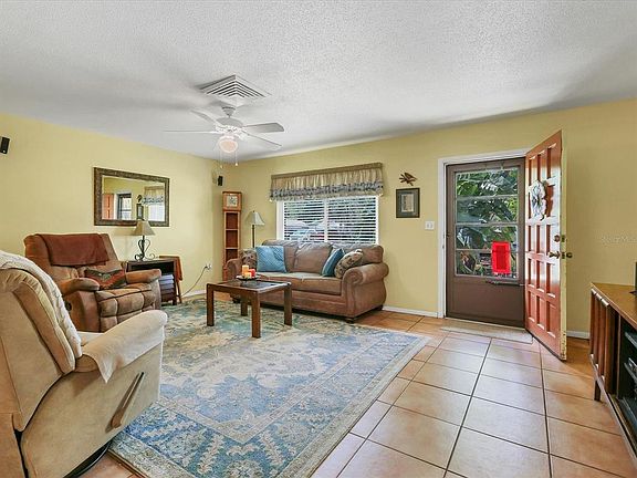 4th image of 4840 Camphor Ave