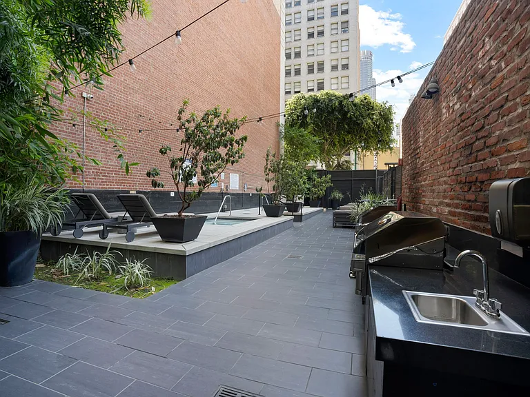 460 S Spring St #512 — Photo 25
