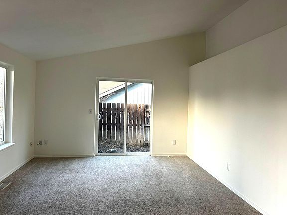 2nd image of 857 SE Maliah Ave