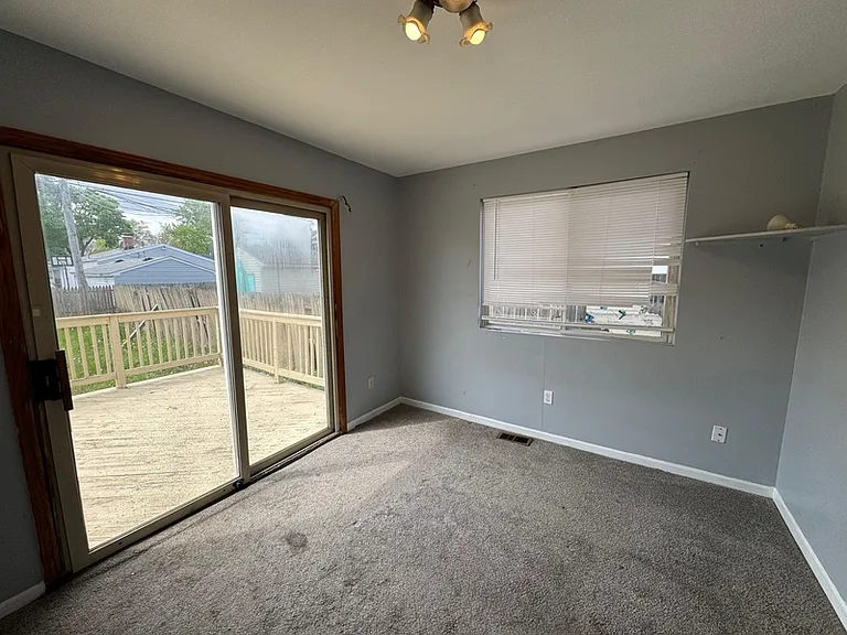 8716 Timken Ave — Photo 4