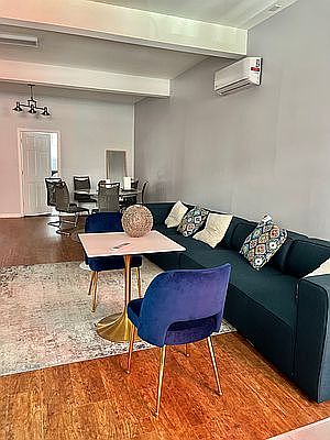 3rd image of 606 W 47th St #1