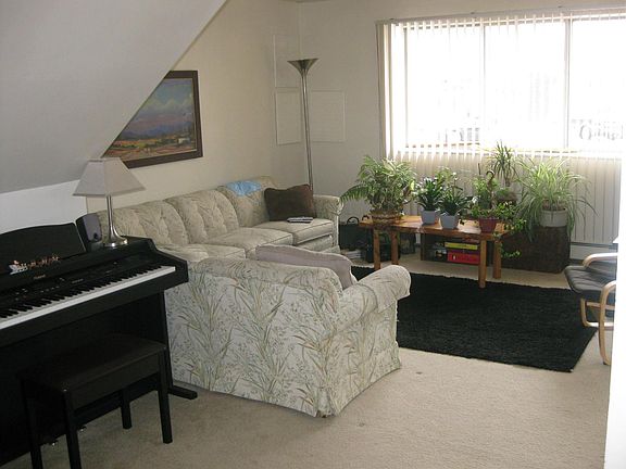 5th image of 428 Ventura Ct