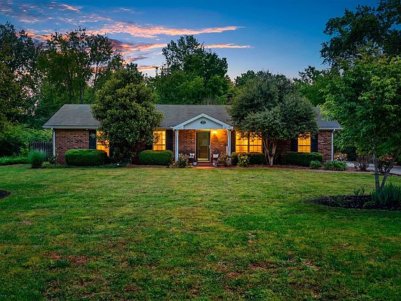 2nd image of 202 Valley View Dr