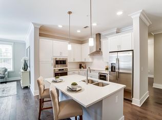 830 Providence Rd #304, Charlotte, NC