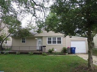 15 Gainor Ave, Maple Shade, NJ 08052