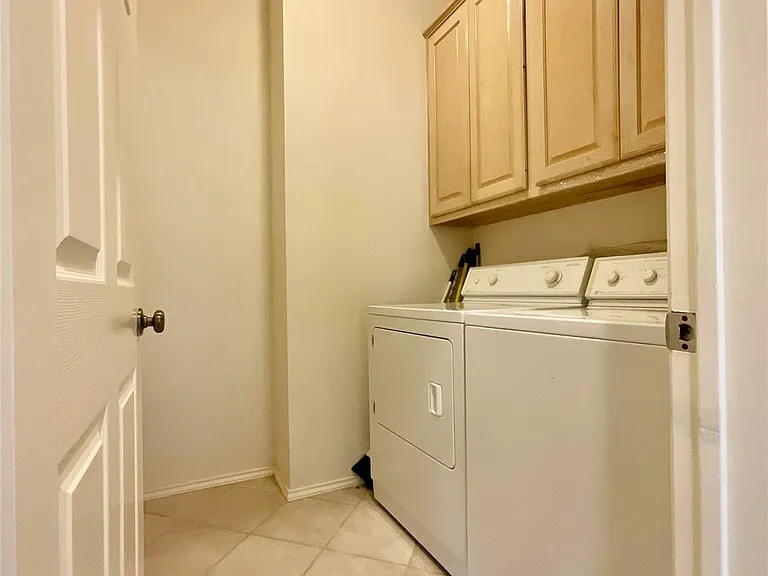 7008 Albacete Ln — Photo 15