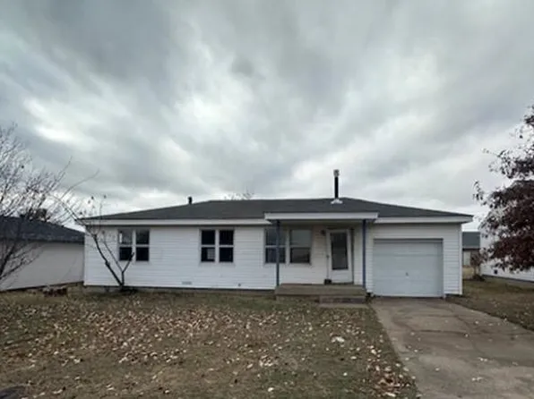 2208 Jane St, Ponca City, OK 74601