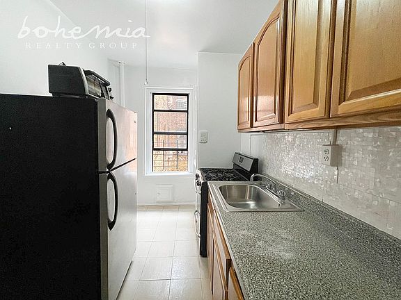 4th image of 37 Payson Ave APT 4F