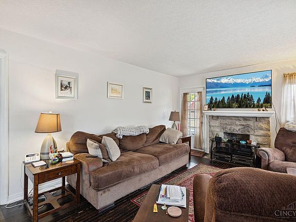 3rd image of 482 Wilke Dr