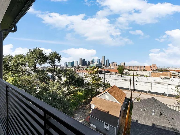 2412 Canal St #J — Photo 16