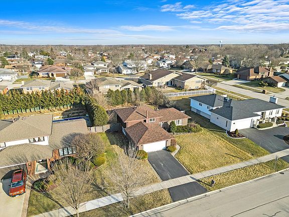 3rd image of 14137 Catherine Dr