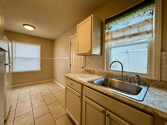 4th image of 719 N Colorado Ct #57336B908