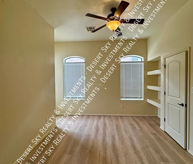 4334 Capistrano Ave — Photo 16
