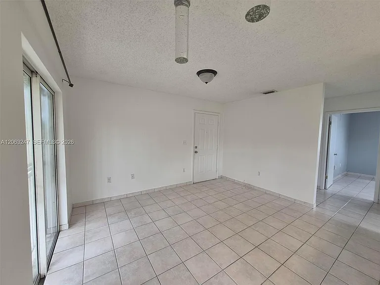 1366 SW 4th St #3 — Photo 3