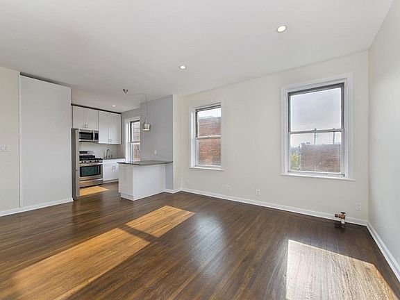 2nd image of 4018 Broadway #5A