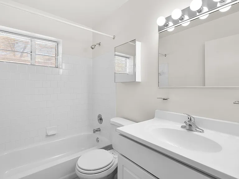 Lake Falls Apartments — Photo 7