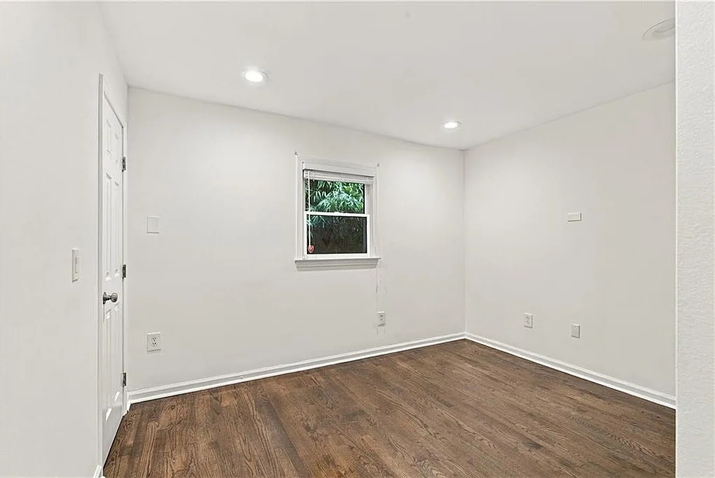 3 bed, 2.5 bath, 1300 sqft, $3,650 — Photo 4