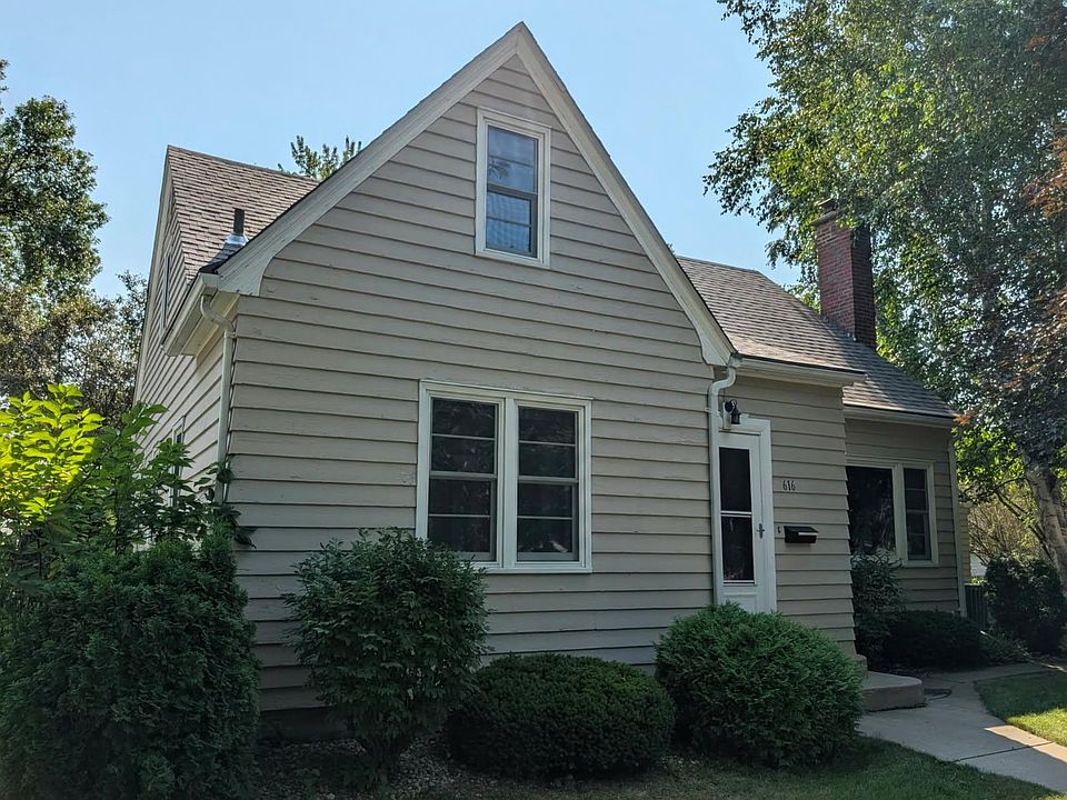 1st image of 616 S 9th St