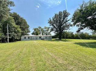 2304 Ingraham Ln, Ingraham, IL 62434