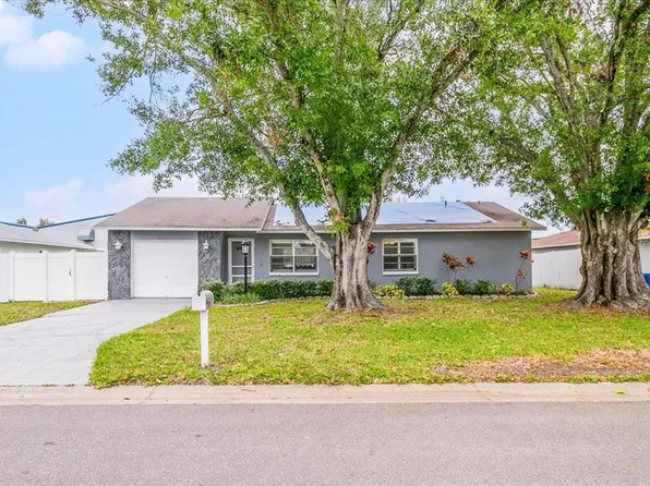 7111 13th St E, Sarasota, FL 34243