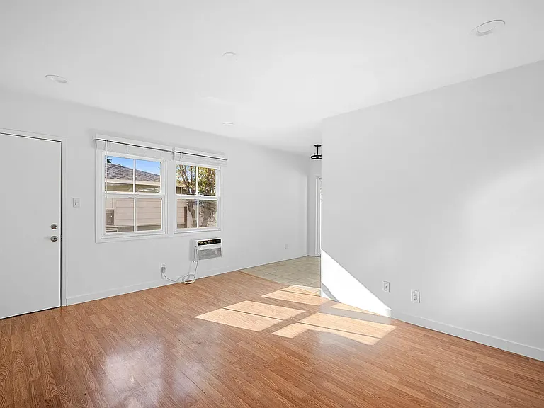 10230 Silverton Ave — Photo 16