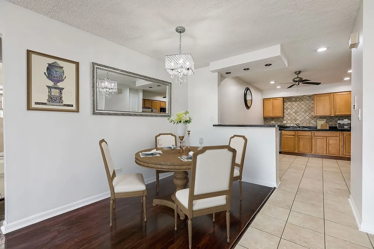 2 bed, 1.5 bath, 1000 sqft, $1,895 — Photo 3