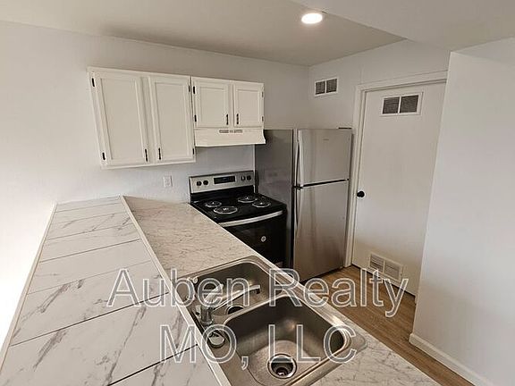 5th image of 6115 Indiana Ave